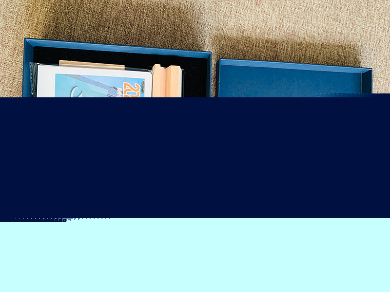 藍(lán)色天地蓋禮盒