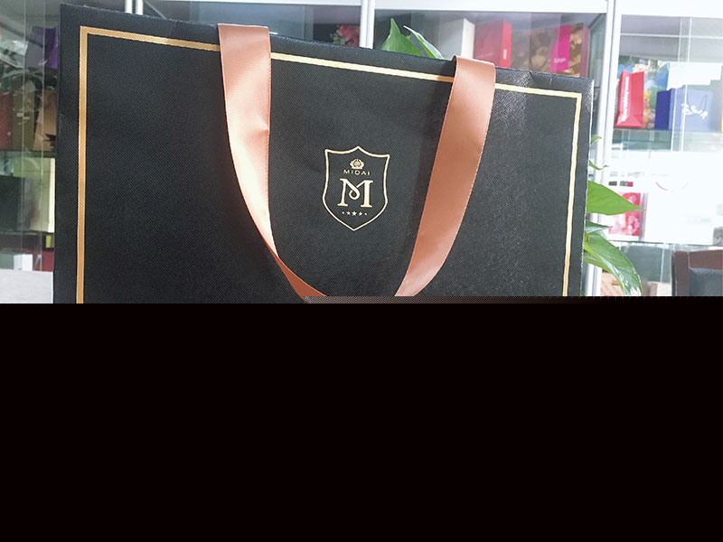 05-黑卡紙黑色EVA內(nèi)嵌天地蓋盒-01