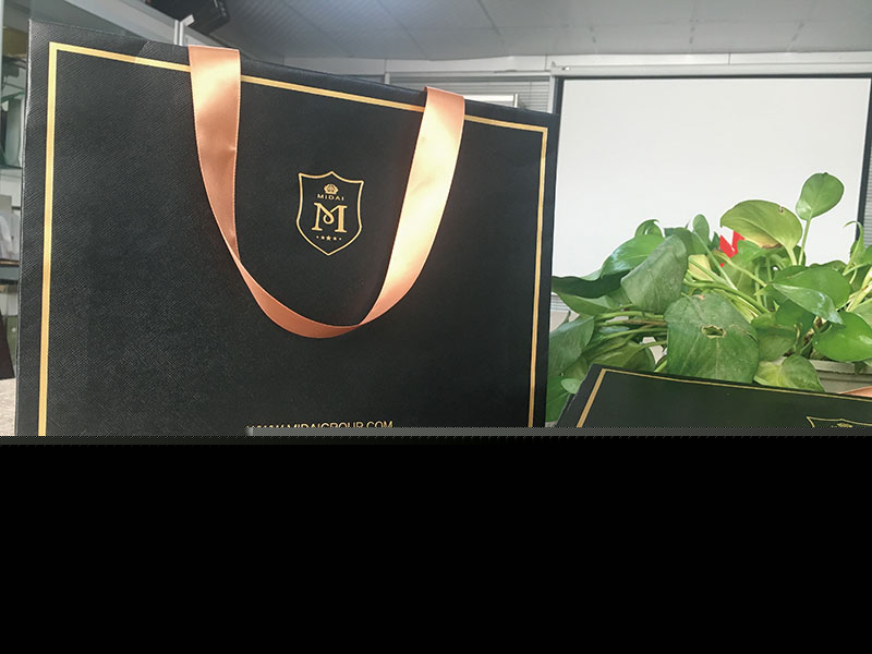 04-黑卡紙黑色EVA內(nèi)嵌天地蓋盒-01