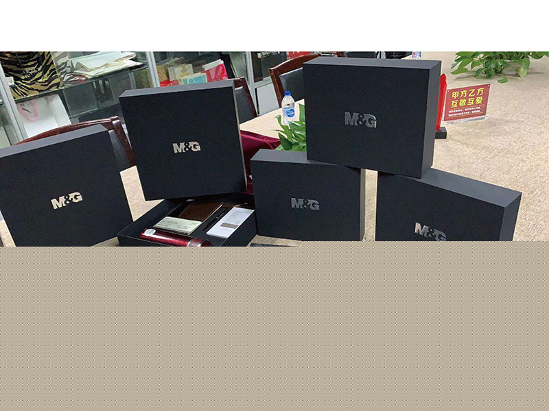 03-黑卡紙黑色EVA內(nèi)嵌天地蓋盒-01