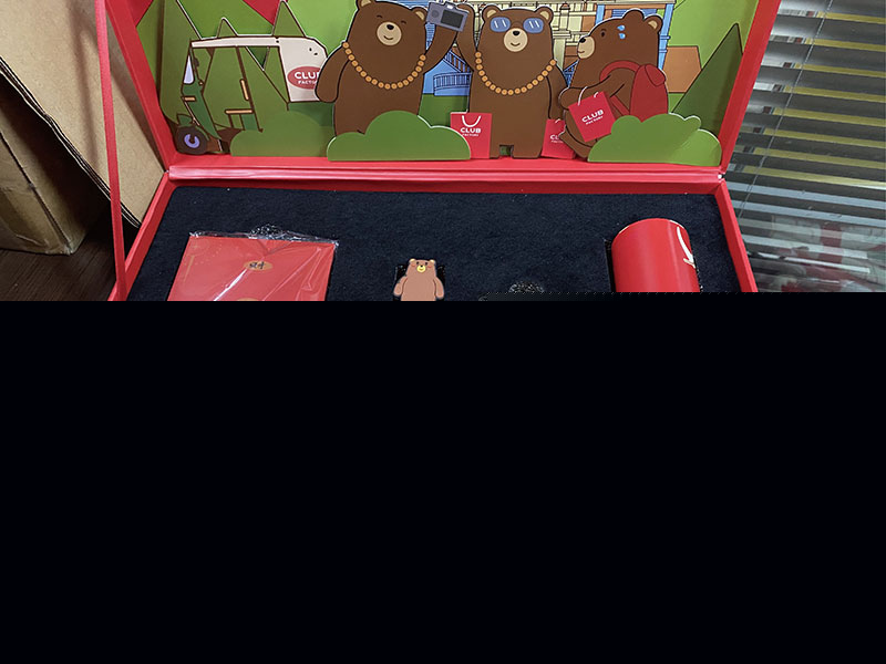 羅紋繩手提翻蓋式黑色海棉內(nèi)嵌禮盒