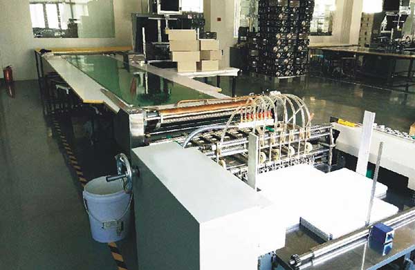 自動裱糊流水線